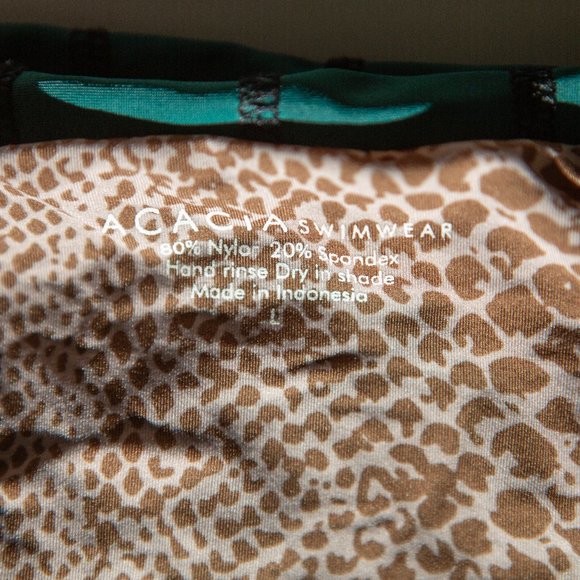 Acacia bikini ManhattanTop size P, Bottom size L - Picture 4 of 5